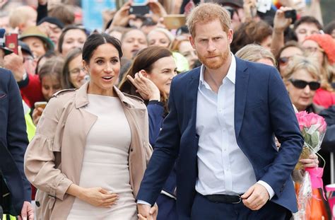 Auch bei der geburt von baby sussex bricht das paar mit der tradition: Herzogin Meghan und Prinz Harry: „Baby Sussex" muss nicht ...