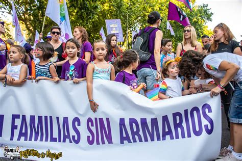 50 fotos y otras historias que nos dejó el desfile del orgullo gay madrid renunciamos y viajamos