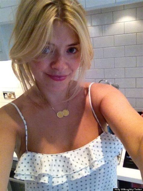 Holly Willoughby Tweets Make Up Free Pic Huffpost Uk