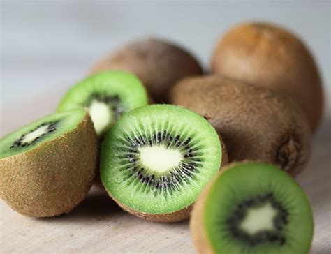 Eat 2 Kiwi Fruits Daily And Enjoy These Amazing Health Benefits