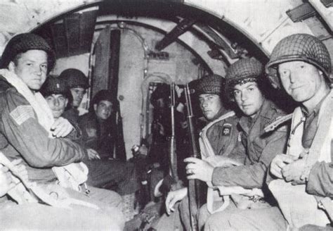 Photo Troops Of 325th Glider Infantry Of Us 82nd Airborne Division In