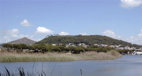 Prenota beb o strutture alberghiere, le case vacanza ed i servizi turistici. Vulcano Monte Nuovo