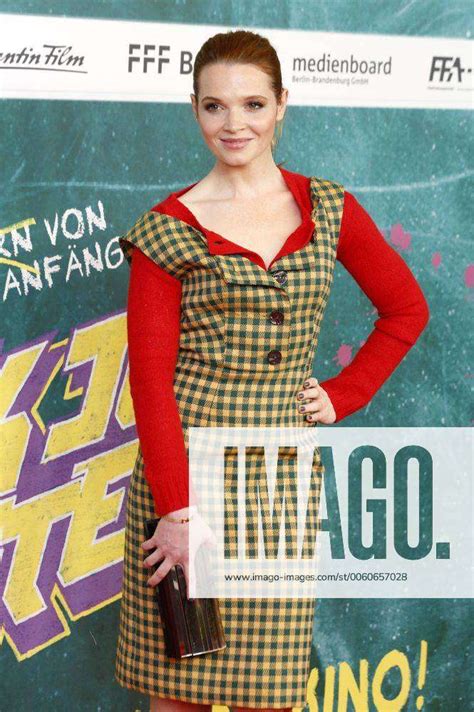 Karoline Herfurth Bei Der Premiere Des Kinofilms Fack Ju G Hte Im Math Ser Filmpalast M Nchen
