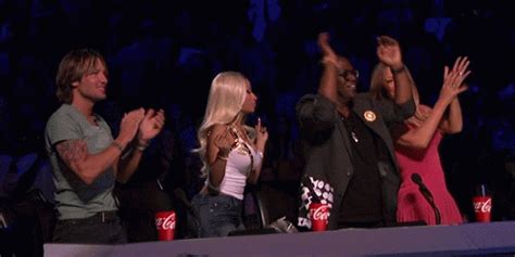 Nicki Minaj Clapping  Find And Share On Giphy