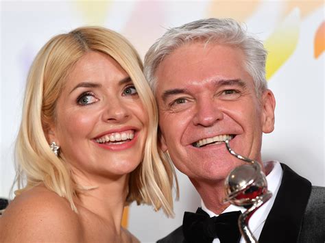 This Mornings Phillip Schofield And Holly Willoughby Have Been Doomed Since Queuegate The