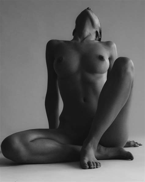 Rebecca Bagnol Nude Exhibited Collection 2019 The Fappening
