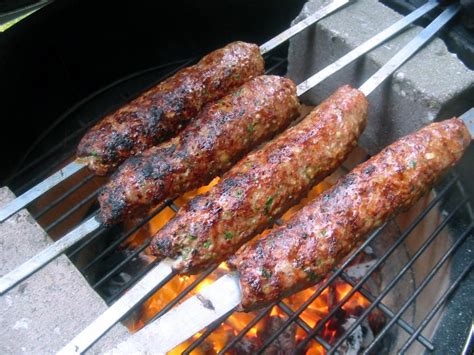 Wir haben eine riesige auswahl an hersteller & marken zeichnet ausführlichst getestet und wir zeigen ihnen hier unsere testergebnisse. Adana Kebab | Grillforum und BBQ - www.grillsportverein.de