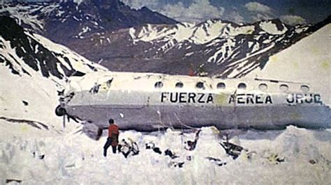 Efemérides 1972 Dos Meses Después Del Accidente Del Vuel 571 De La Fuerza Aérea Uruguaya Los