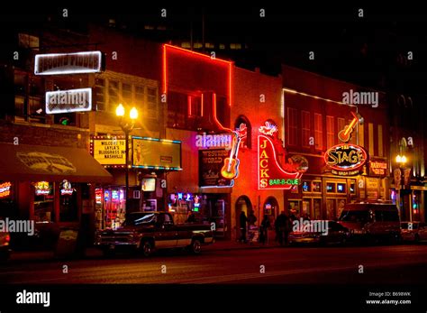 Berühmte Country Musik Bars Und Restaurants Am Broadway In Nashville