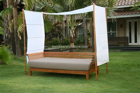 Bask in Luxury: Teak Outdoor Sofa Redefines Al Fresco Comfort