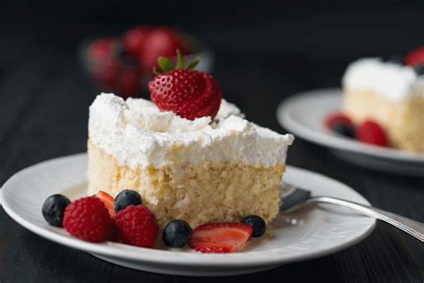 Pastel De Tres Leches Tres Leches Cake With Fresh Berries Recipe Sweet And Sabroso