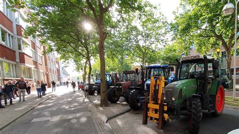 Ruim Vijftig Boeren Doen In Leiden Aangifte Tegen Minister Schouten