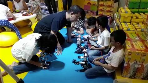 All major brands are throwing special deals with more discounts expected tomorrow. BotKiDo session at LEGO@IOI City Mall - YouTube