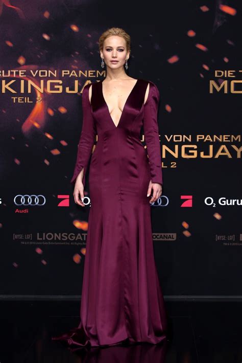 Jennifer Lawrence Wows In Dior Couture At ‘hunger Games Mockingjay