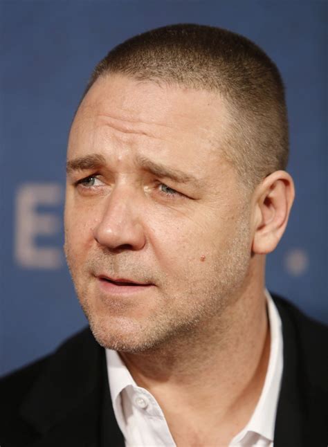 Actor Russell Crowe Captures Ufo On Camera In Sydney