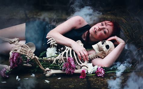 Dark Horror Gothic Mood Sad Sorrow Alone Macabre Skeleton