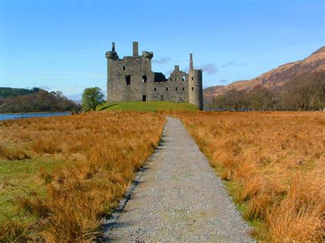 Deserted Places The Abandoned Kilchurn Castle In Scotland