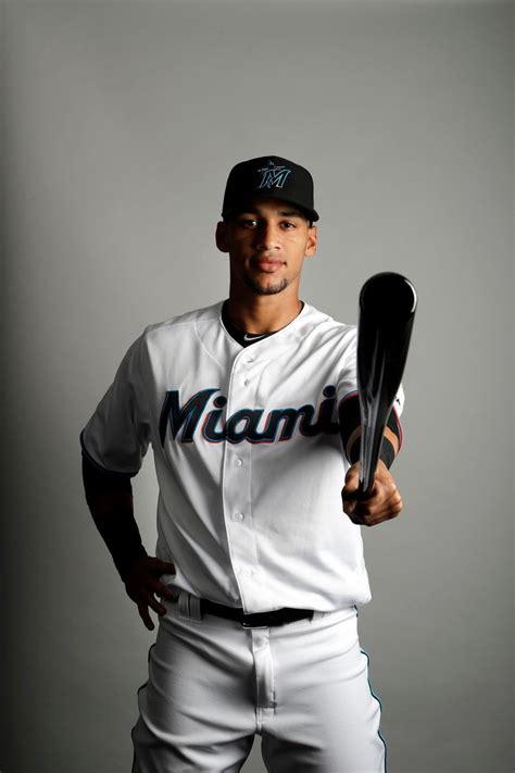 Marlins Begin Rollout Of Outfielder Victor Victor Mesa The Seattle Times