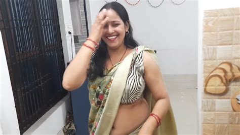 Sexy Marathi Lady Huge Boobs Ass And Navel