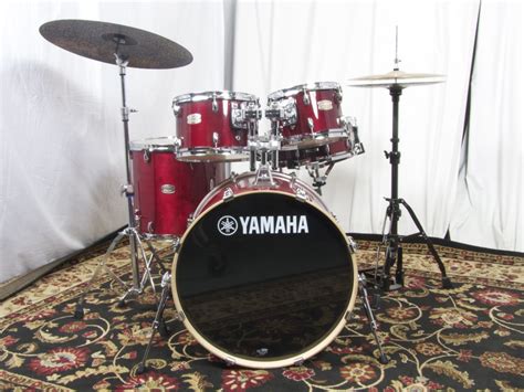 Yamaha Stage Custom Birch Drum Set