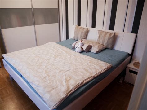 Um, we could put the food on the bed and then do folding chairs along the walls. Ordnung im Alltag- Meine täglichen Routinen - Estherloveslife