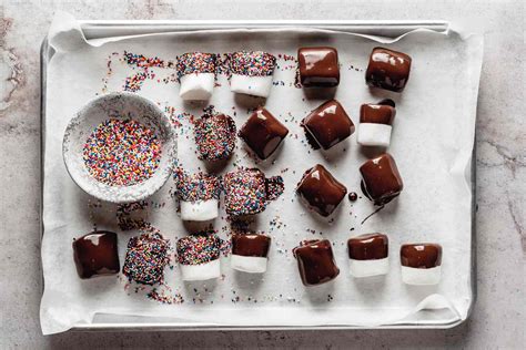 Chocolate Dipped Marshmallows Recipe