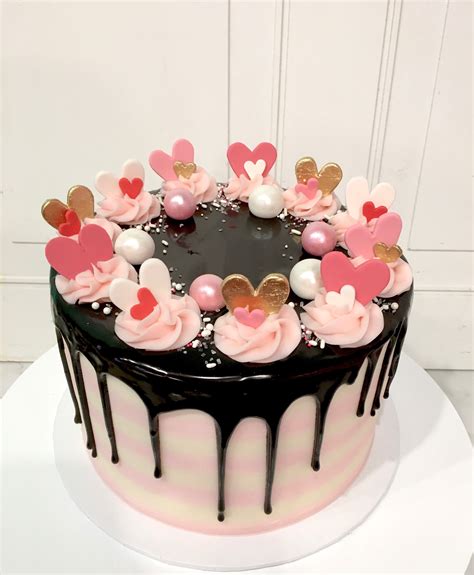An Especially Sweet Valentines Day 3 Sweet Girls Cakery Valentines Baking Valentine Cake Cake