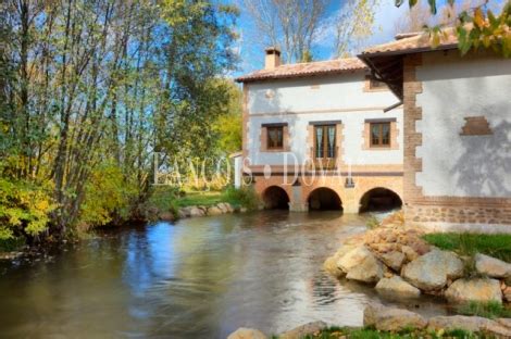 En bullas, una opción de hospedaje rural son las casas castillico 3, totalmente reacondicionadas en madera, cuentan con patio y pi. Casa rural molino en venta Villavante. Santa Marina del ...