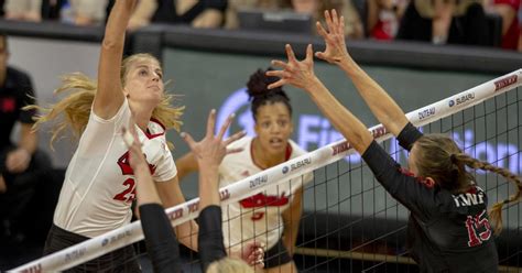 Were Not There Yet Defending Champ Stanford Wins In 4 Gives