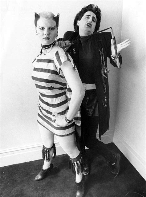 68 best images about soo catwoman on pinterest posts bobs and icons