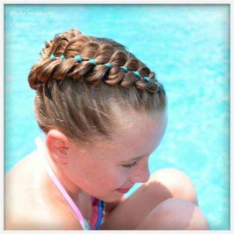 The four strand flat braid is only slightly more complicated than the three strand braid. 17 Best images about Vlecht-In photos on Pinterest | Dutch fishtail braid, Four strand braids ...