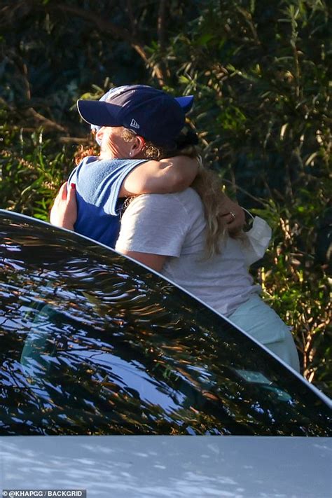 Zoë Foster Blake Gives Her Friend A Hug In Sydney After Passing A