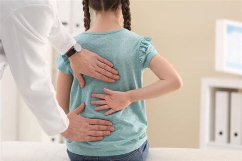 Yo Me Cuido ¿dolores De Espalda En Niños Y Adolescentes Descubre Las