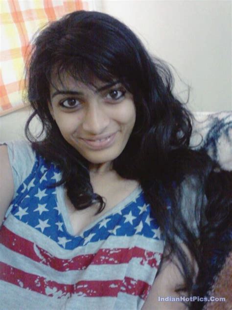 Naughty Indian Teen Ritu Ke Nude Selfies