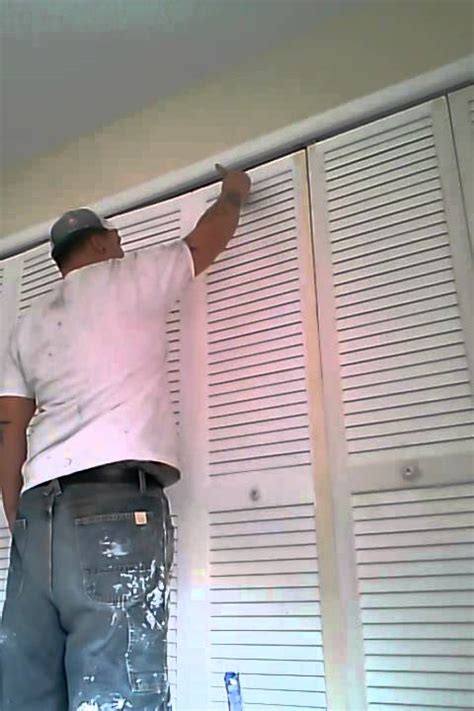 How not to paint a door to look. Pro painting of louvered door by Dan the man - YouTube