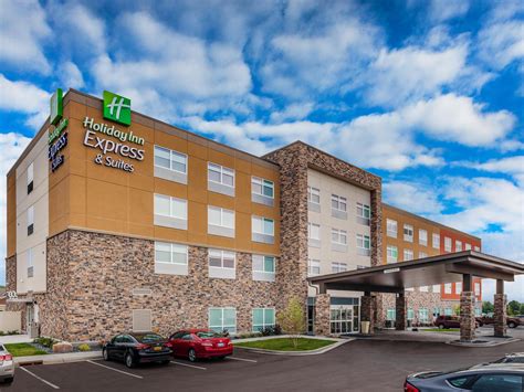 Each room is tastefully furnished and promises a restful night. Affordable Hotels in Rice Lake, WI | Holiday Inn Express ...