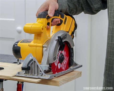 How To Make A Diy Circular Saw Crosscut Jig Cheap Easy Saws On