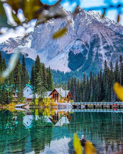 The Perfect Scene At Emerald Lake 🏔 Beautiful Places To Travel Yoho