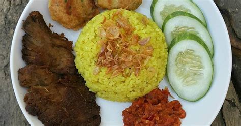 Gepuk daging khas sunda ini dikenal juga sebagai empal. Nasi kuning rice cooker dan Empal Gepuk | Resep | Resep daging sapi, Resep, dan Resep masakan
