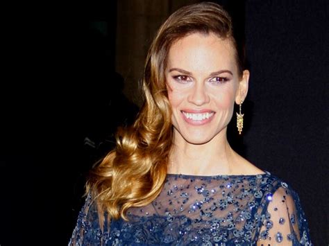 See Hilary Swanks Engagement Ring And Get The Look