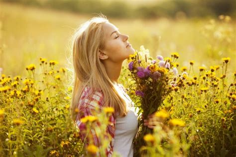 Discover The Incredible Mood Power Of Flowers