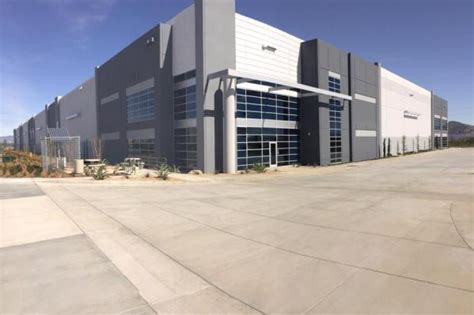 Deadly shooting on 215 freeway on christmas eve. Harley Knox Logistics Center | Fullmer Construction