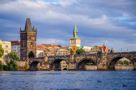 Darunter fallen eine große anzahl der verschiedensten sehenswürdigkeiten im land. 10 Tipps für ein Wochenende in Prag - Travelpurrfect.de