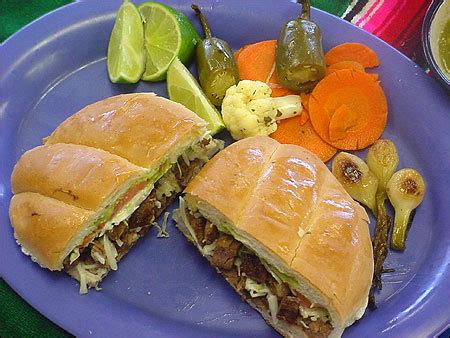 Se intoxican acarreados del PRI por comer tortas en mitin ...
