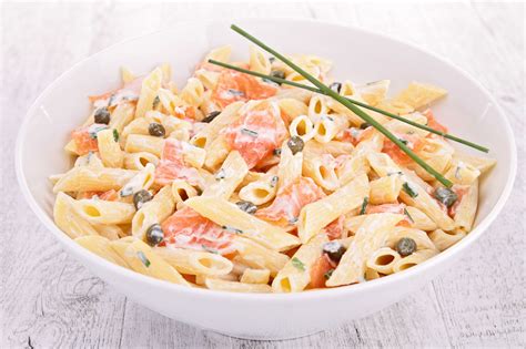 Pâtes au saumon à la crème (penne) : recette TRÈS facile | Régal