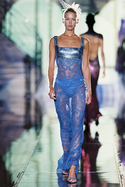 Gianni Versace Haute Couture Springsummer 1996 Model Valeria Mazza
