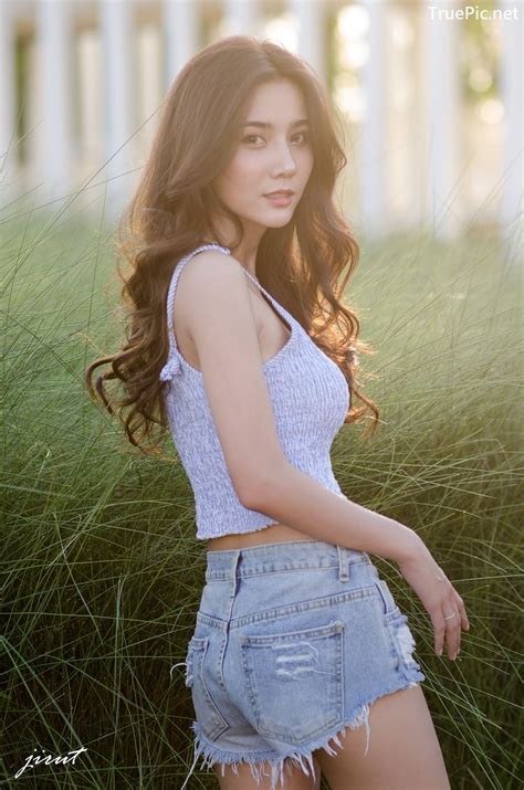 cute white crop top and short jean thailand model baiyok panachon Ảnh đẹp