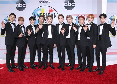 K Pop Band Nct 127 Makes Red Carpet Debut At 2018 Amas E Online Ca