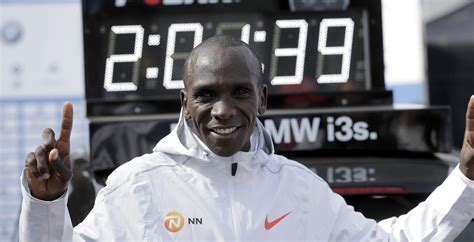 Eliud Kipchoge Sets World Record In Berlin Marathon Win