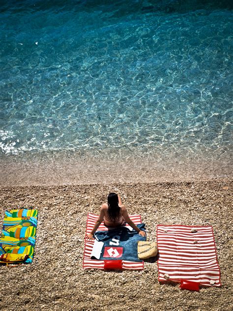 Croatia Beach Girls As Relaxed Buddha 2 Pici Módosítás Flickr